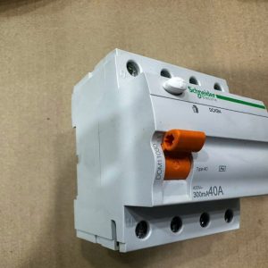 Dom 11030 4p 40a 300ma